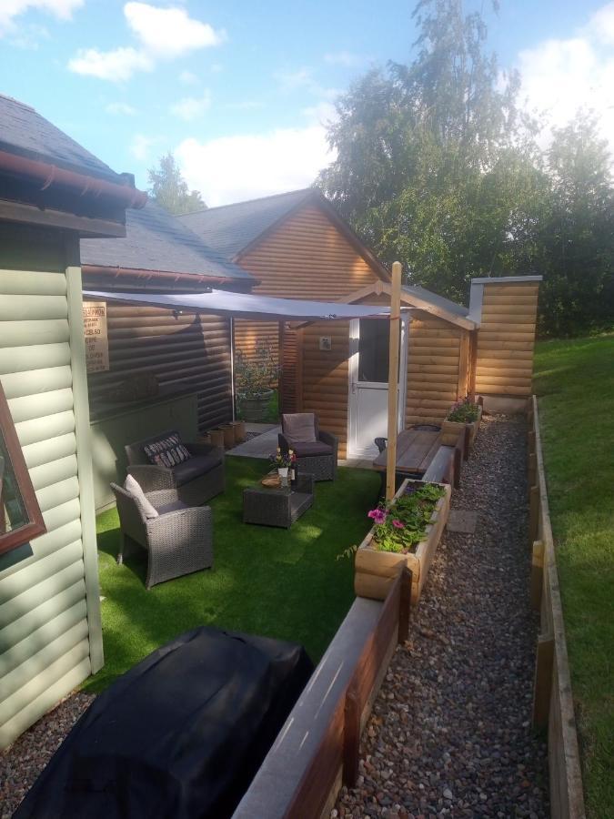 Charming Lodge Cosy Comfortable Ideal Location Blairgowrie and Rattray Bagian luar foto